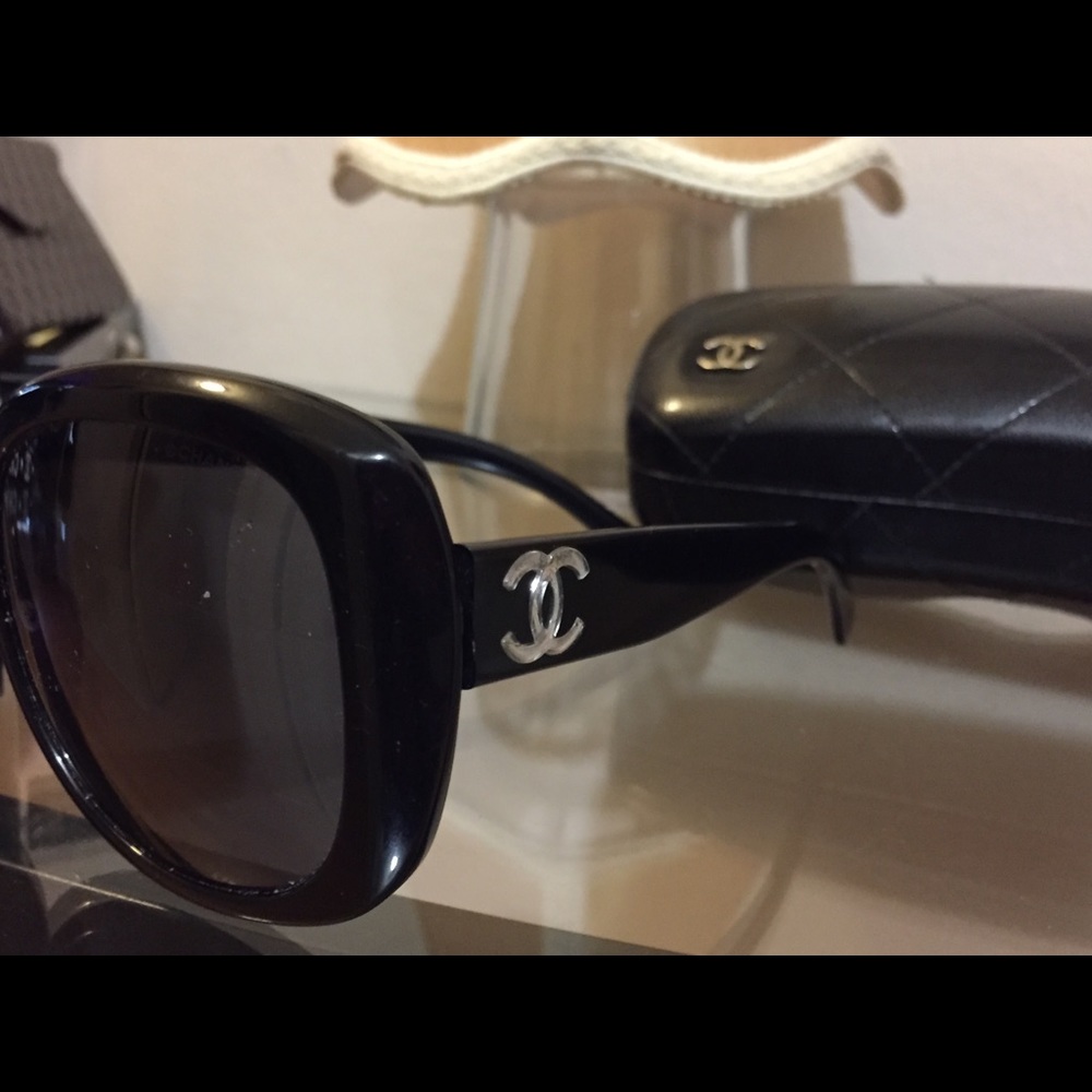 Authentic  chanel polarized sunglasses